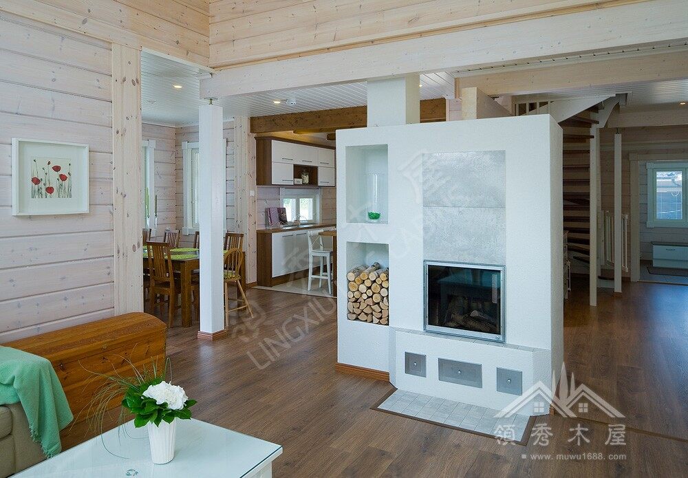 材料運(yùn)輸?shù)綀?chǎng)地施工