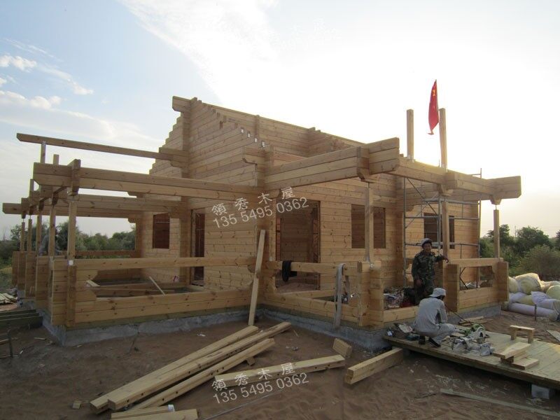 湖南衡陽客戶大型簡易井干式木別墅施工安裝(圖6)