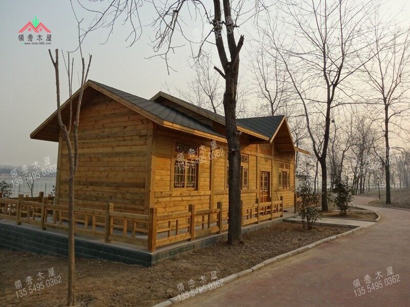 公路邊建的小木屋