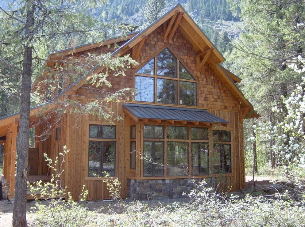 木屋結(jié)合生態(tài)建筑來設(shè)計建造(圖1)