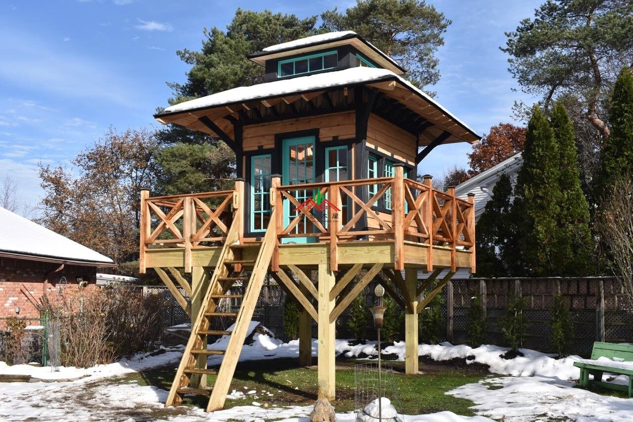 特色雙層屋頂藍(lán)色庭院小樹屋