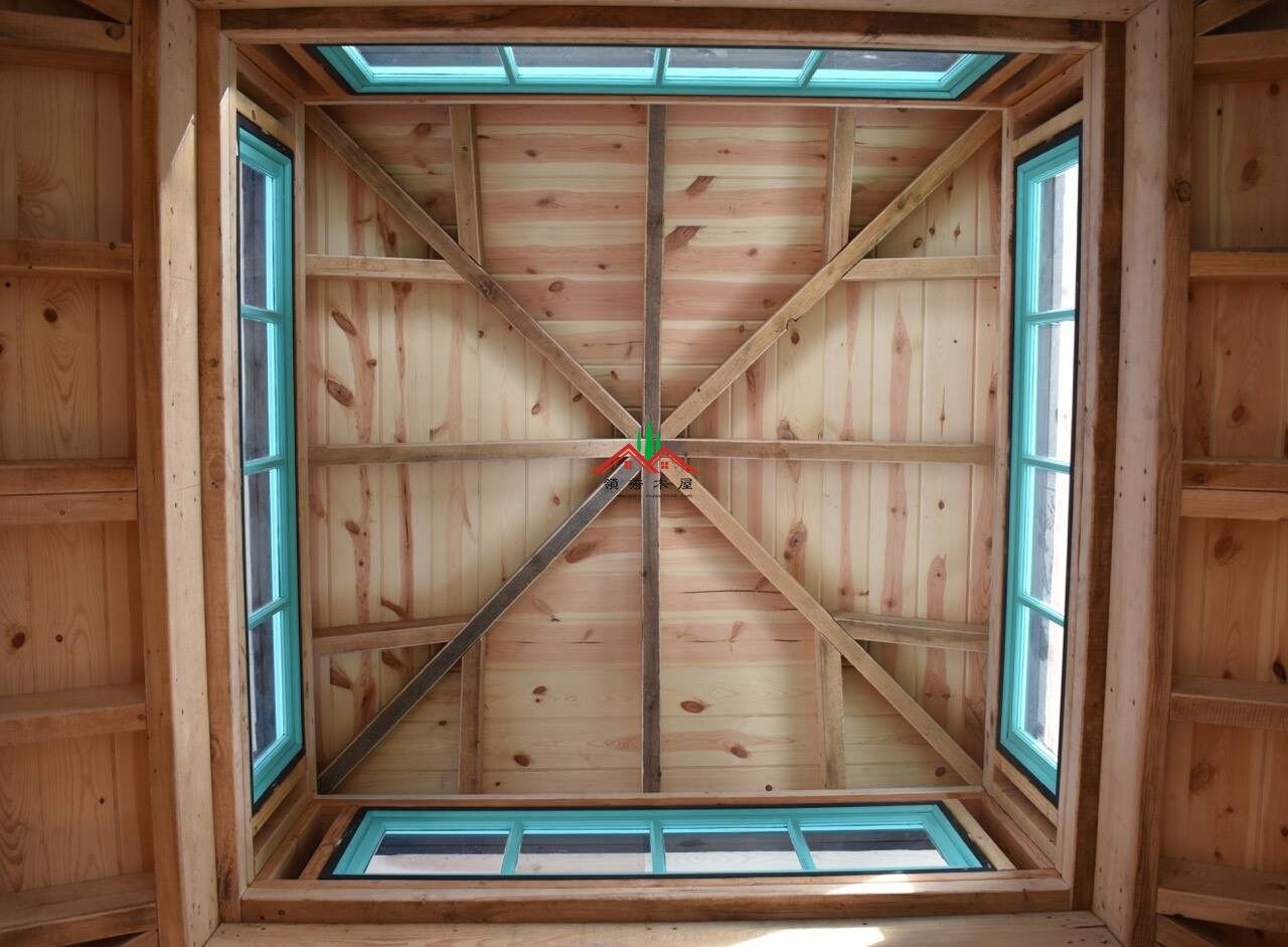 特色雙層屋頂藍(lán)色庭院小樹屋