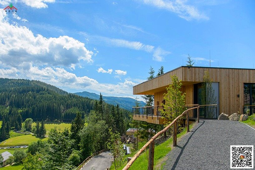 山坡平頂?shù)蹩辗叫文疚輨e墅(圖2)