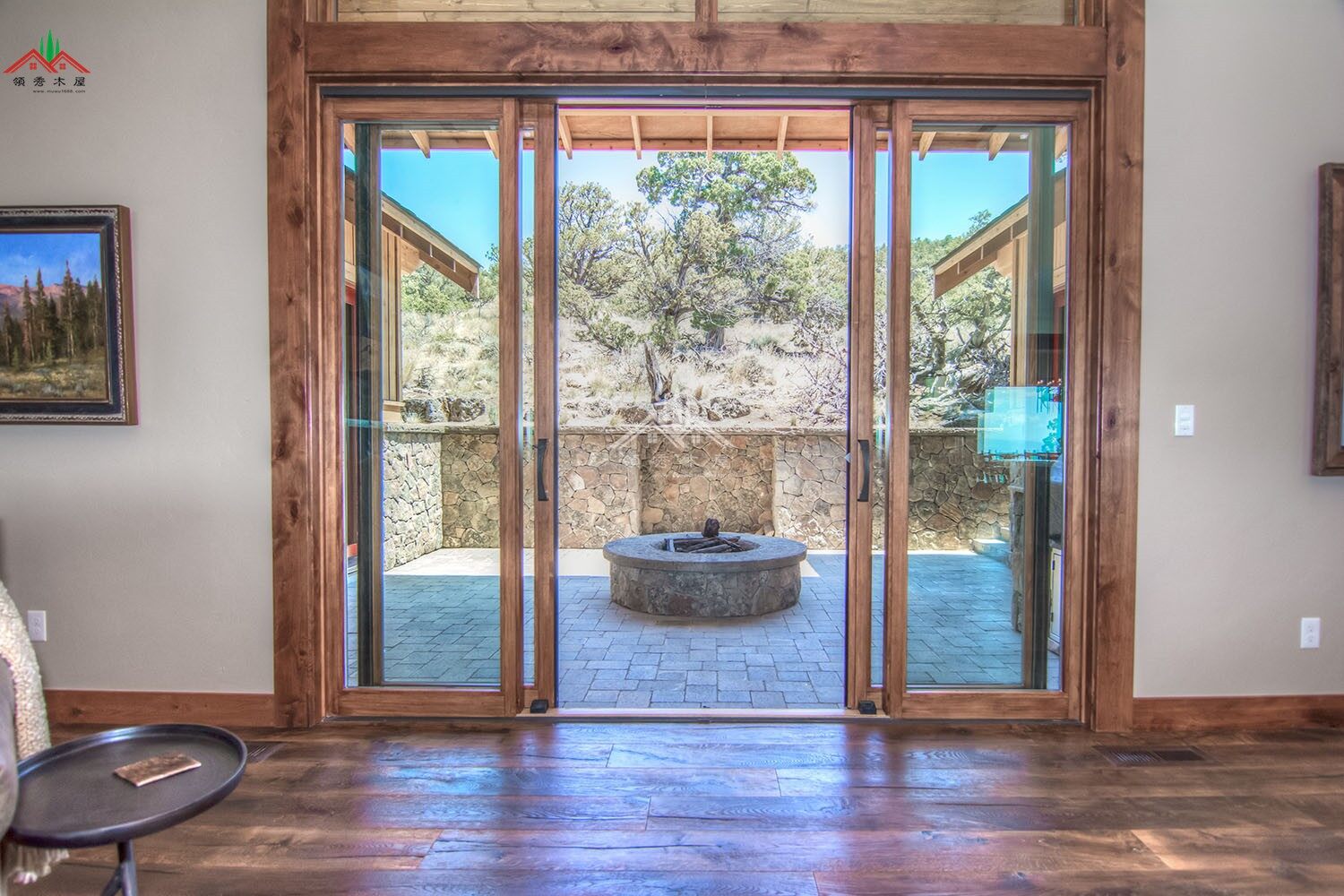 室內不像木屋的梁柱木屋別墅