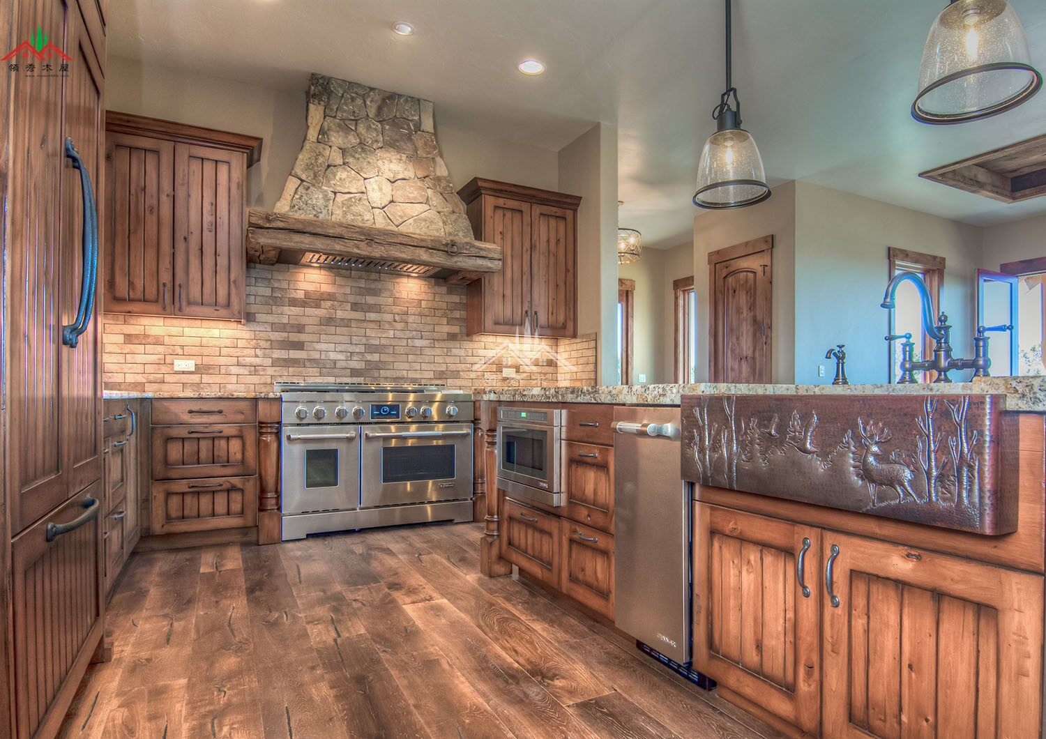 室內不像木屋的梁柱木屋別墅