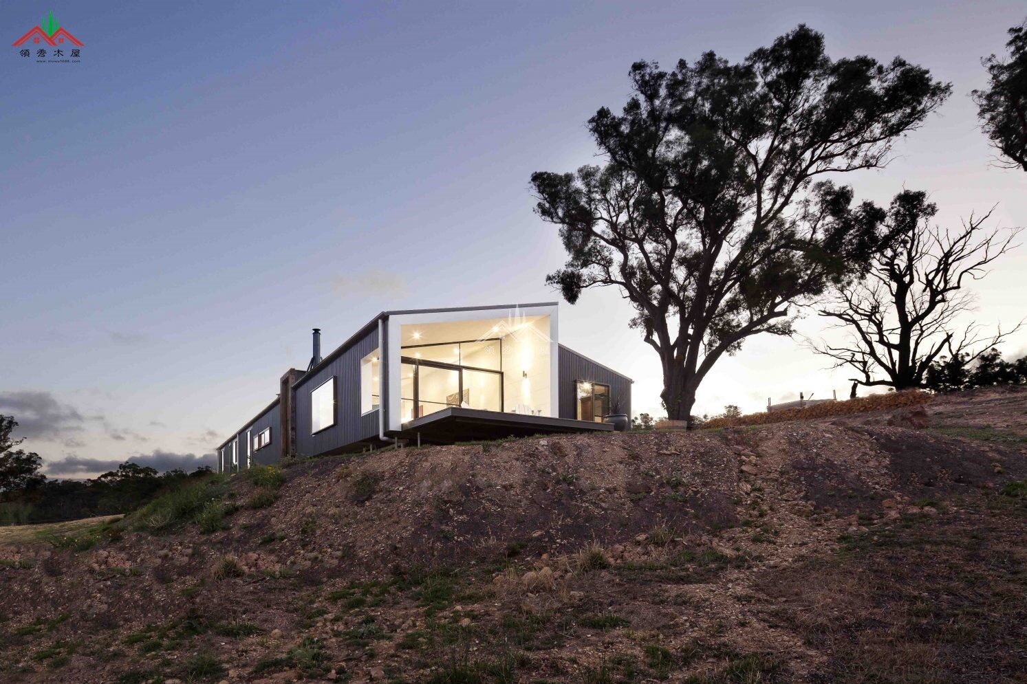 現(xiàn)代風(fēng)格庭院度假小木屋