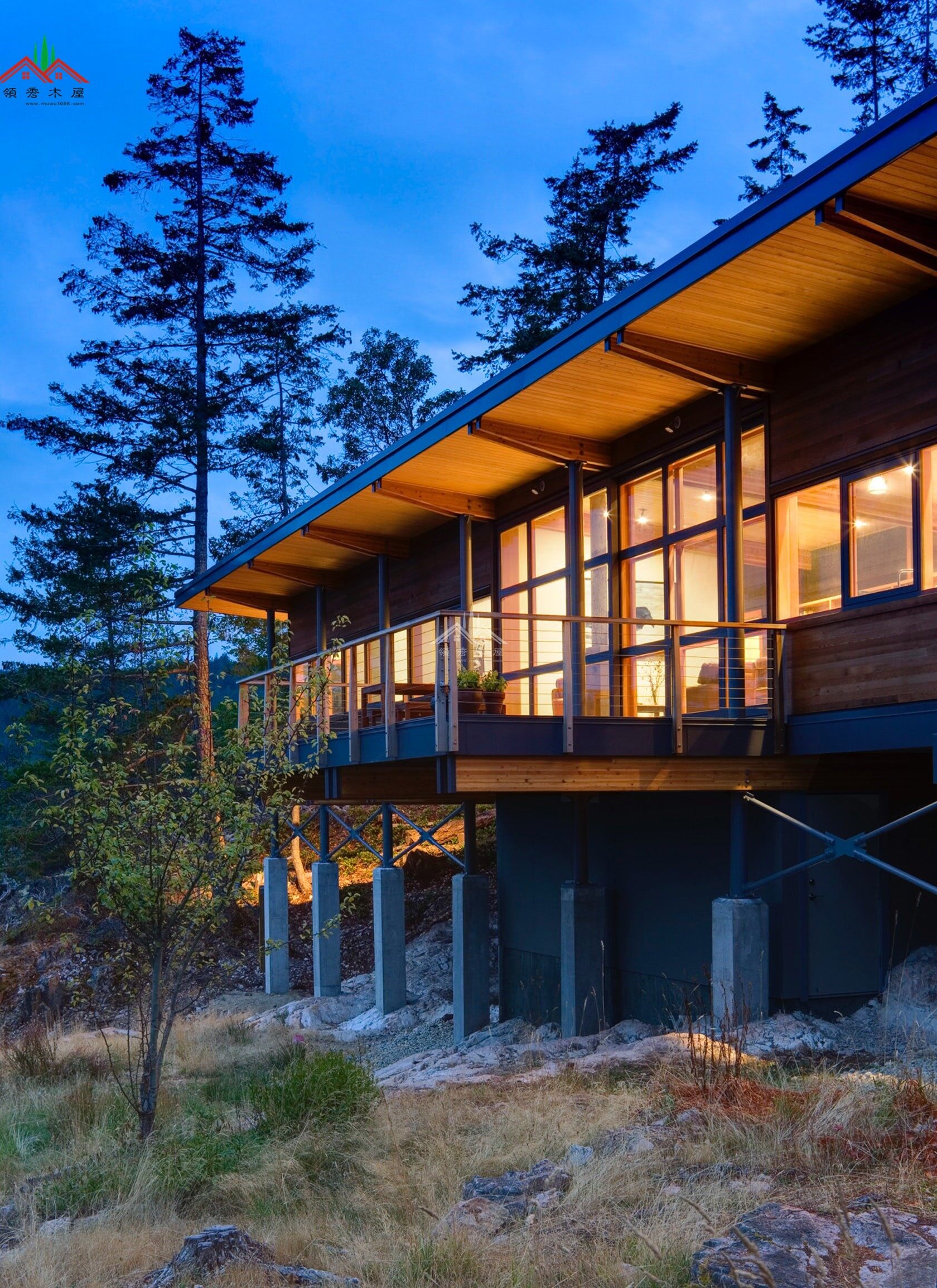 水庫邊吊腳木屋