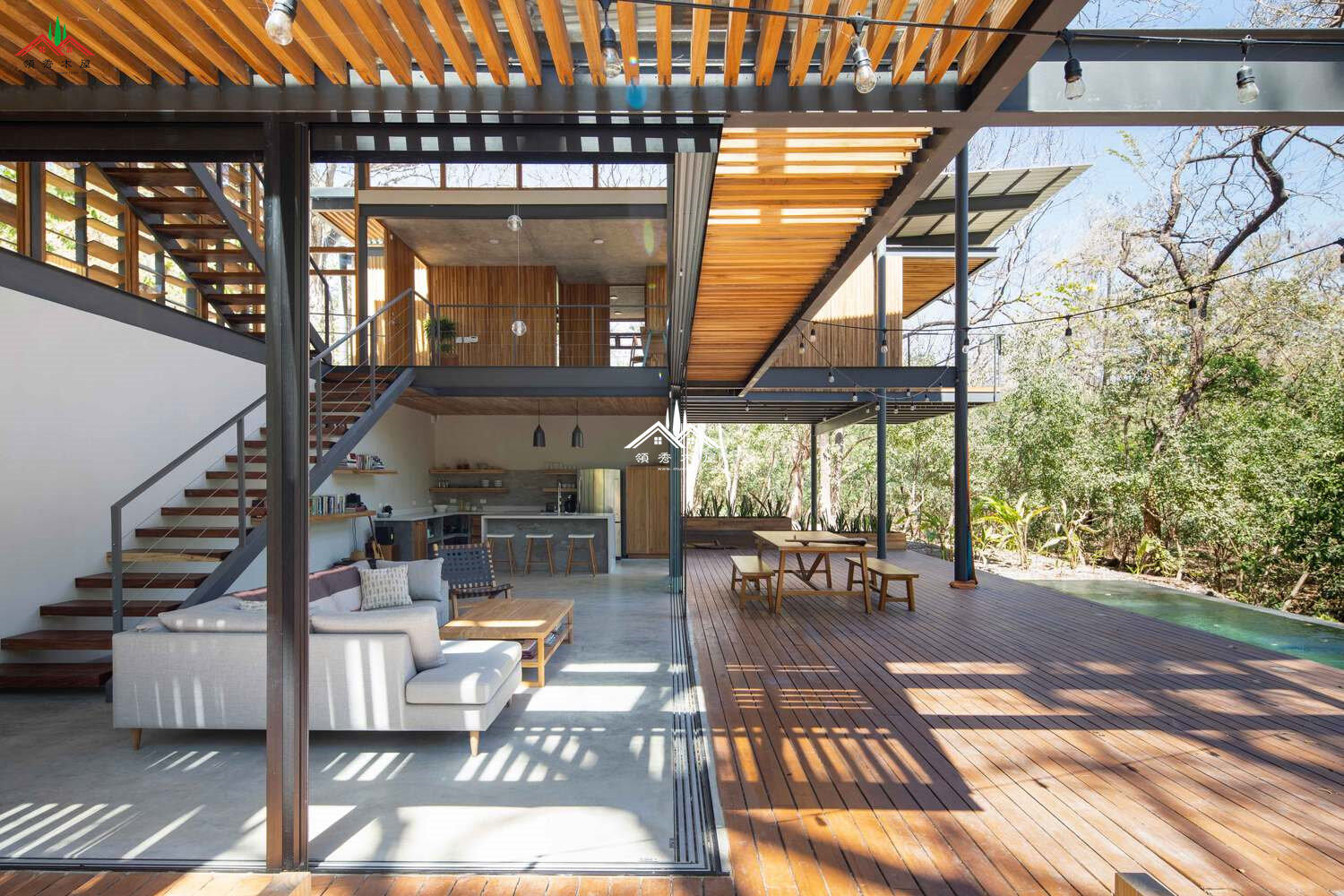 鋼木混凝土結(jié)合木屋