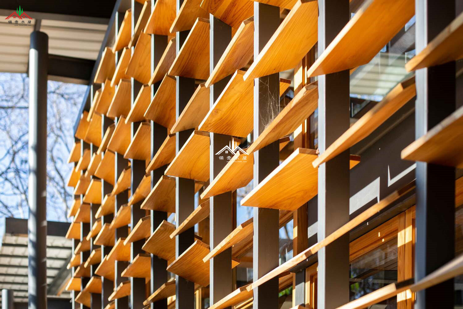 鋼木混凝土結(jié)合木屋