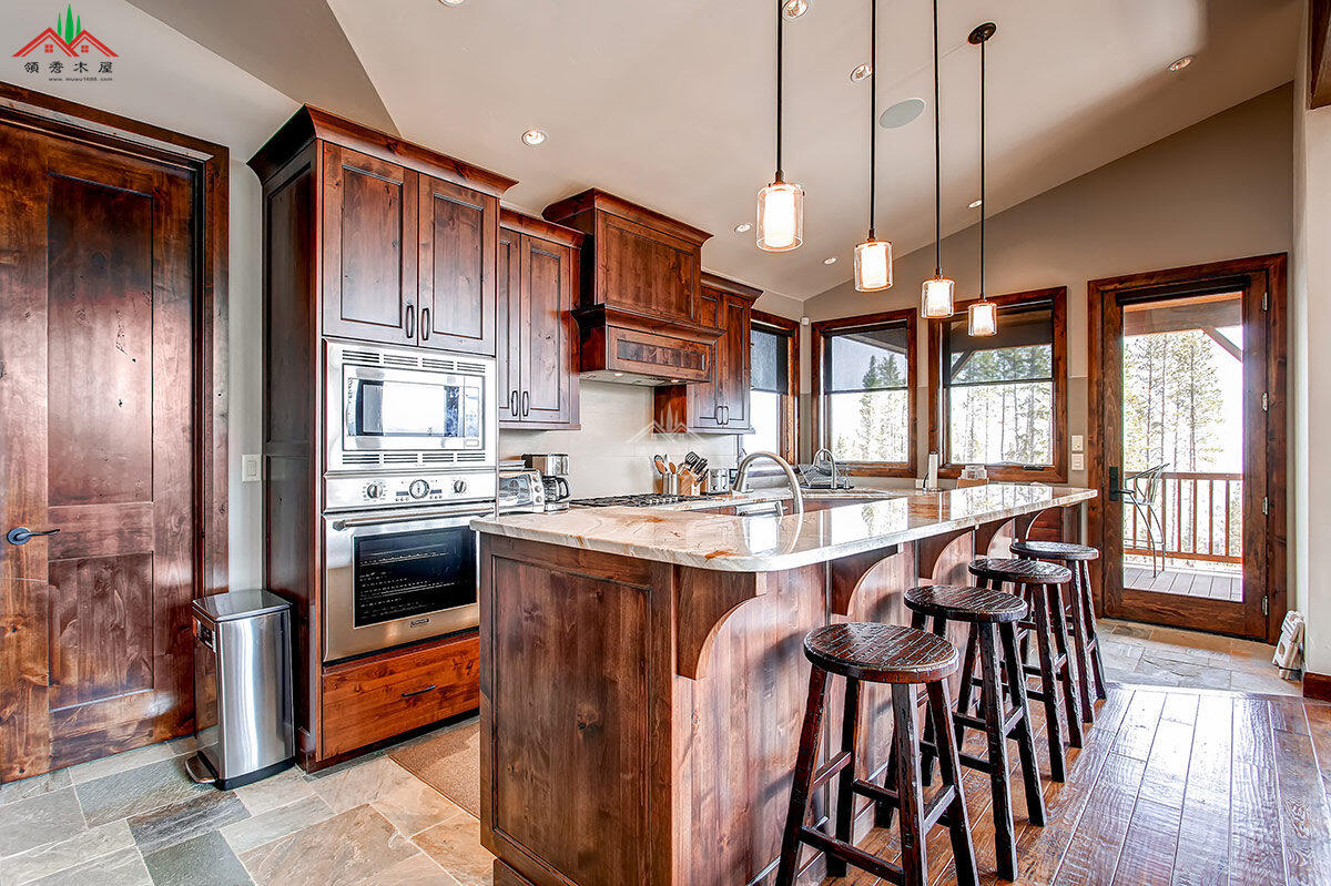 高檔梁柱木屋別墅酒店