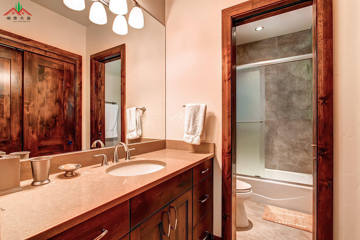 高檔梁柱木屋別墅酒店