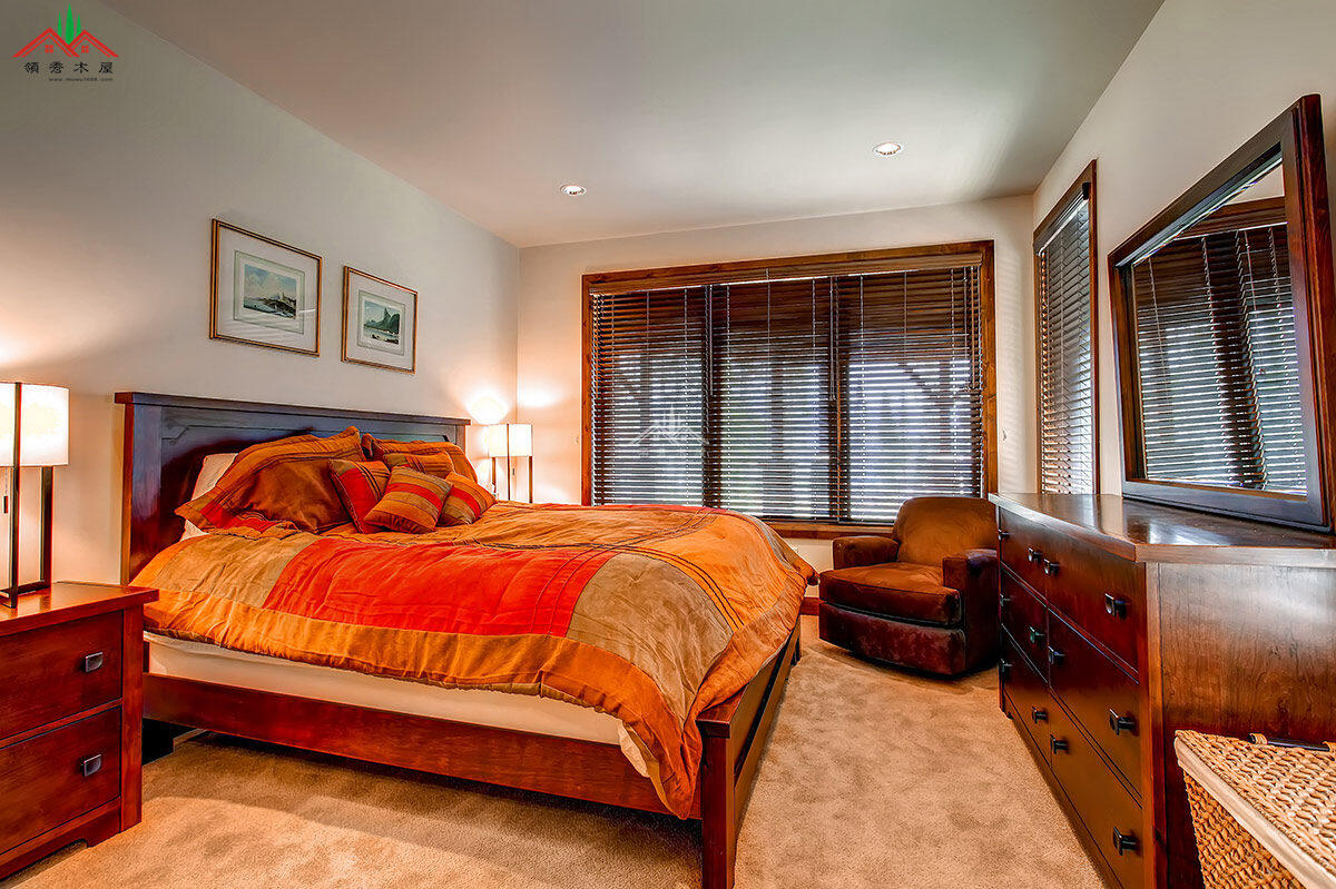 高檔梁柱木屋別墅酒店