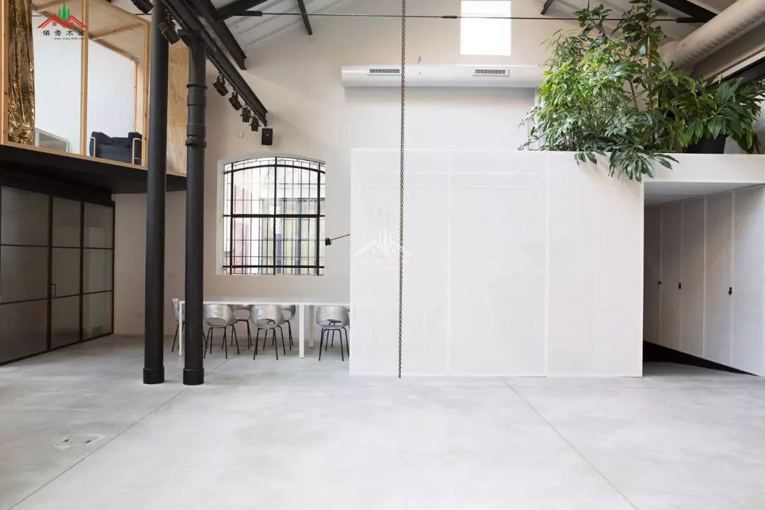 簡(jiǎn)約混磚木屋