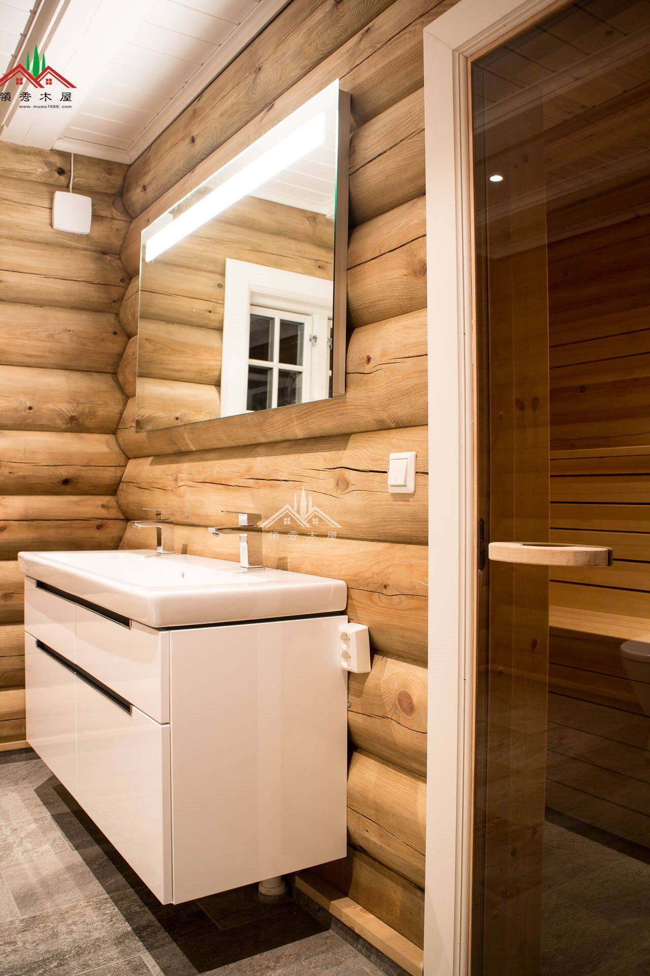 屋頂可以長(zhǎng)綠色植物的重型木刻楞木屋別墅