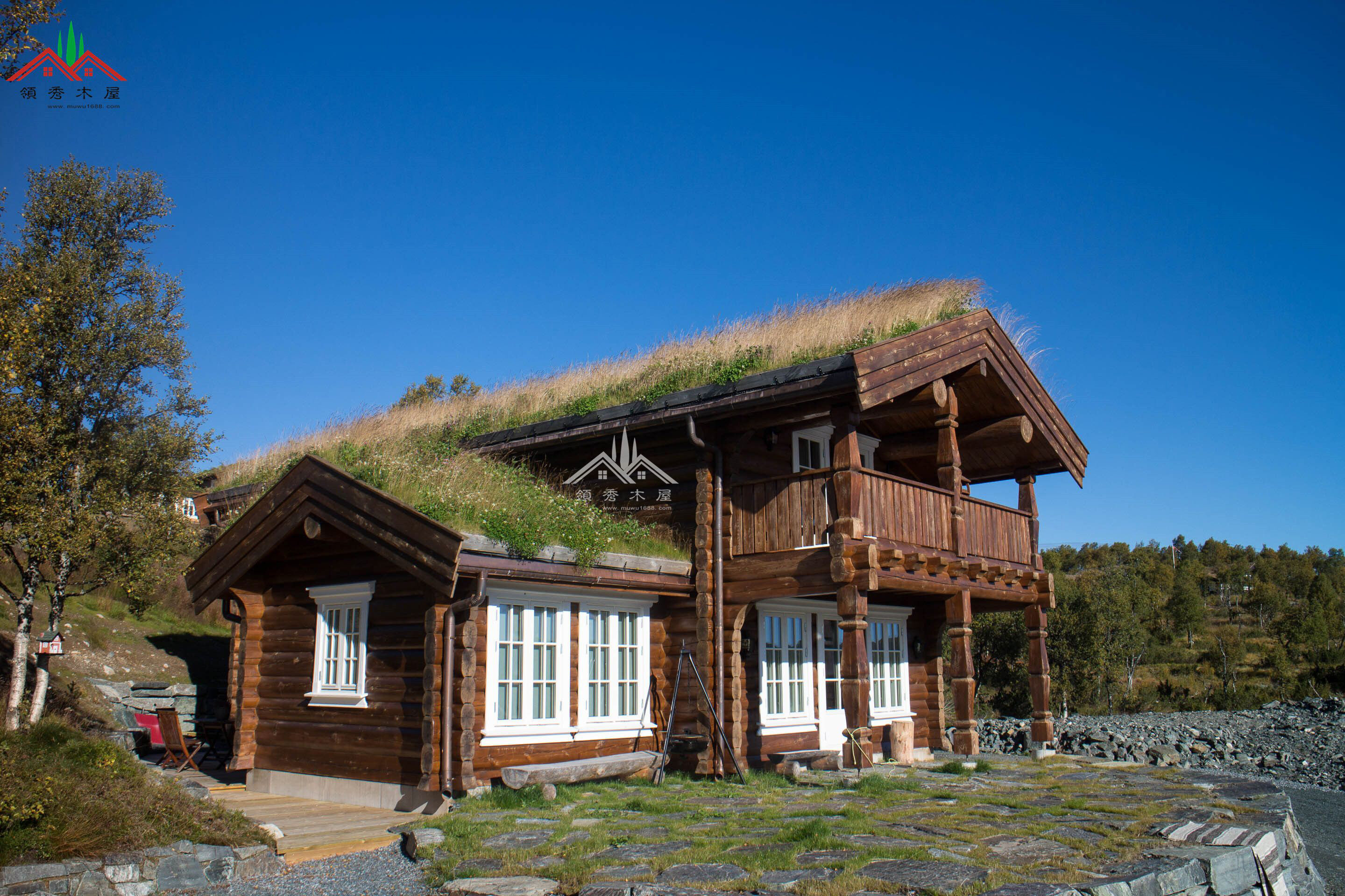 屋頂可以長(zhǎng)綠色植物的重型木刻楞木屋別墅