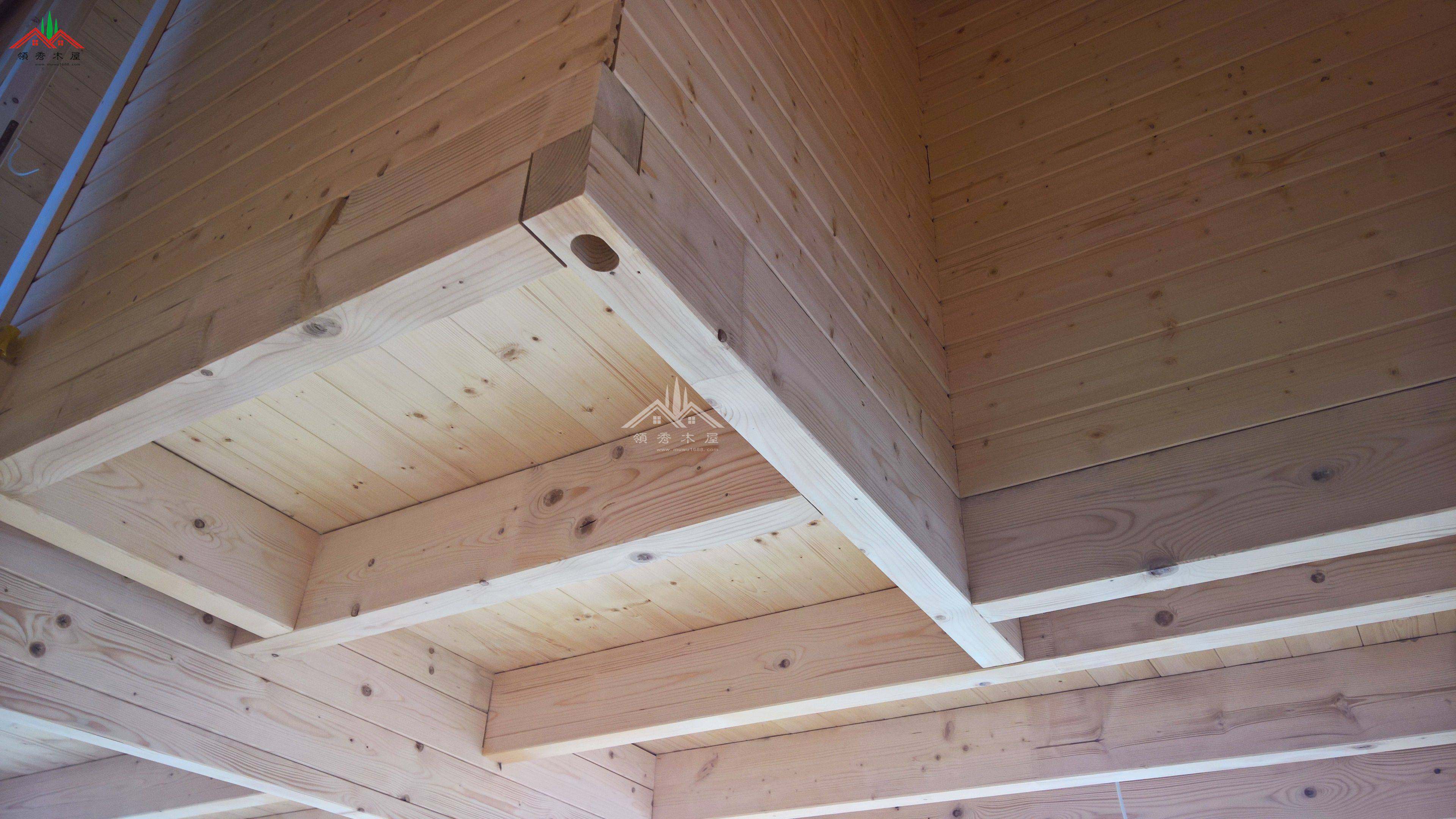 出口海外帶閣樓度假小木屋