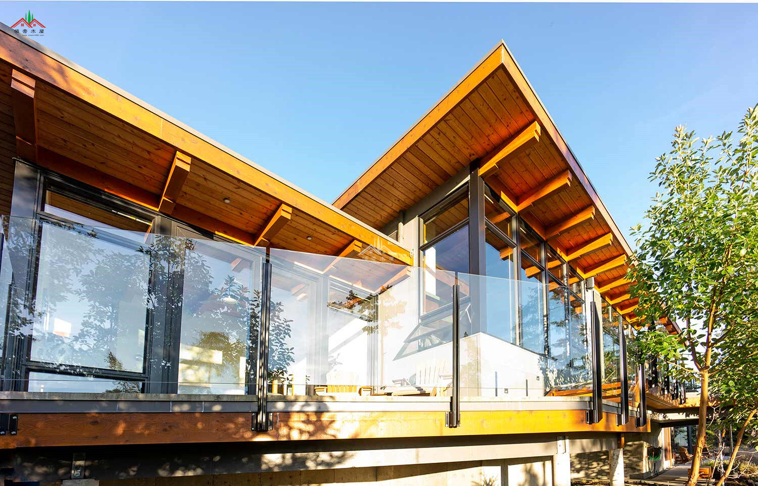 花旗松現(xiàn)代風(fēng)格木屋