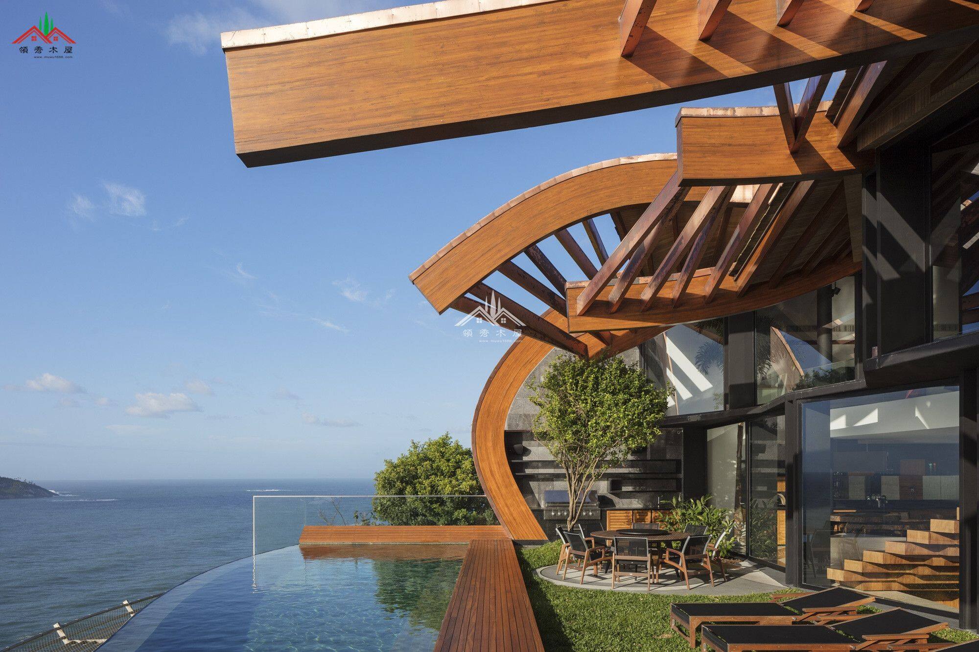 弧形膠合梁木屋