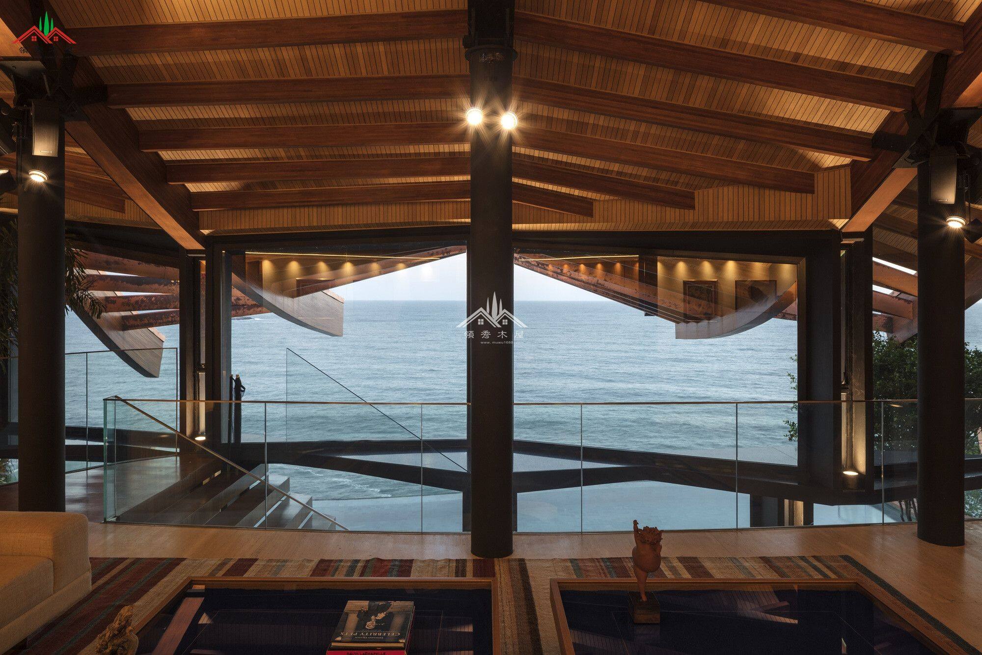 弧形膠合梁木屋