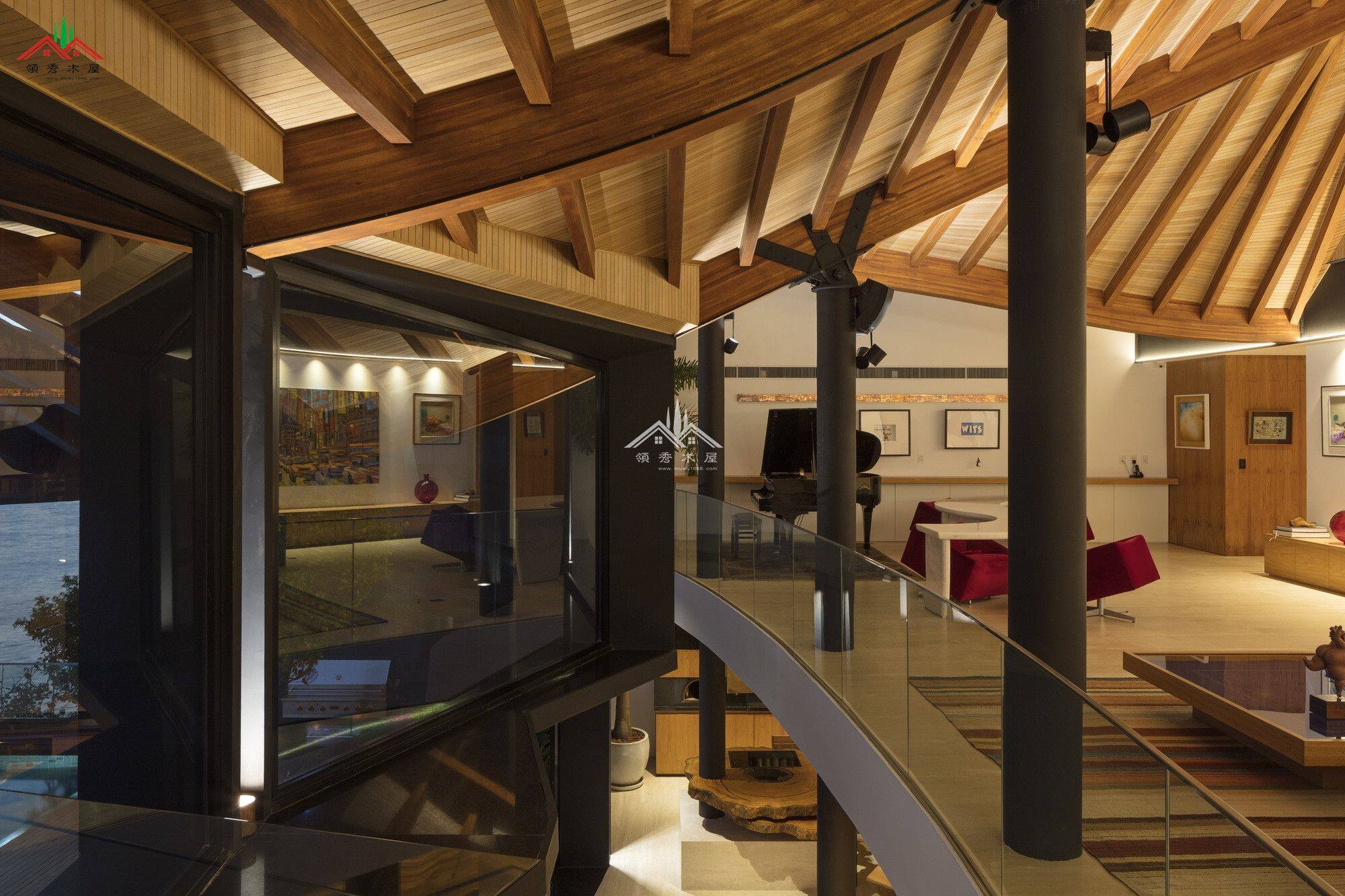 弧形膠合梁木屋