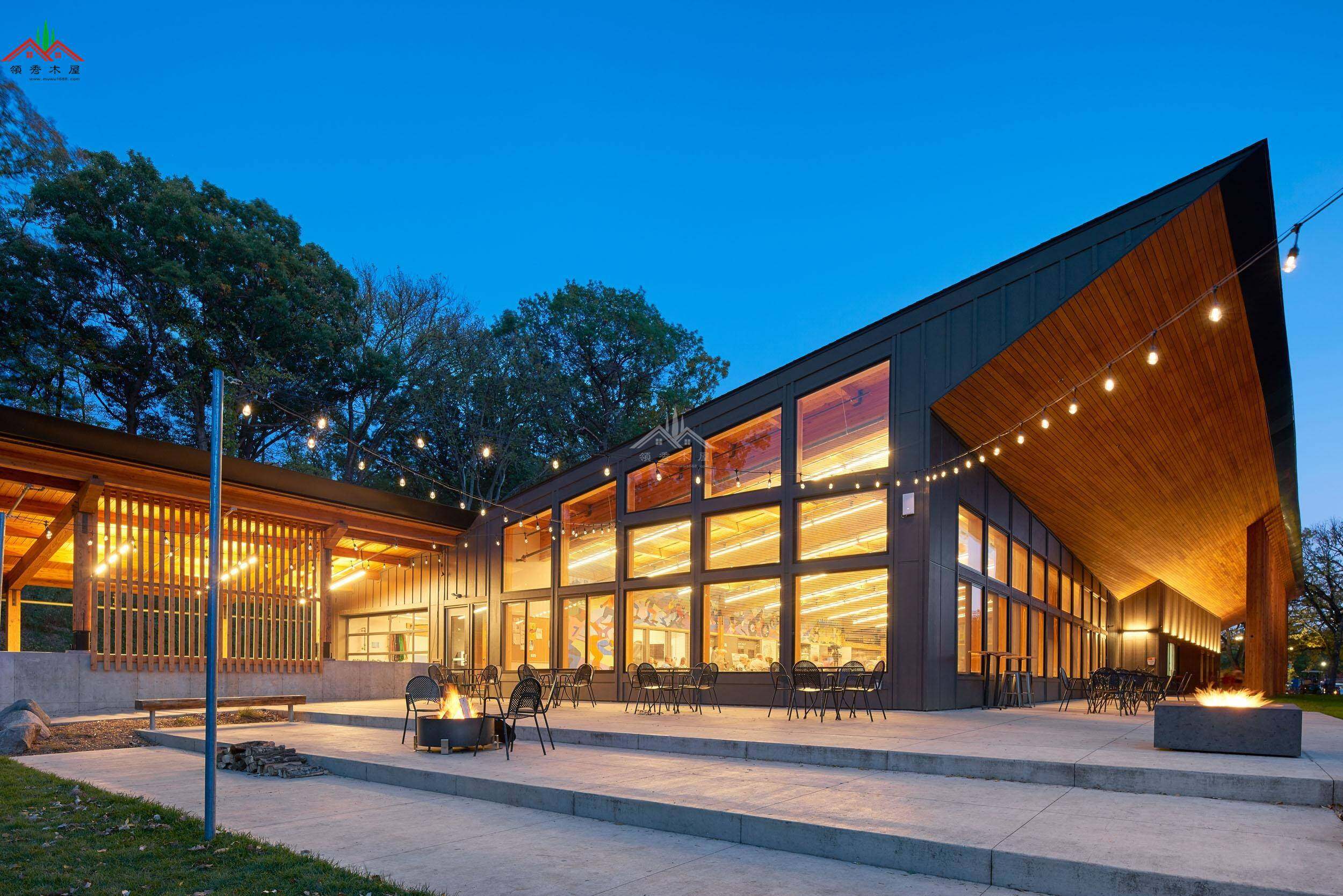 公園主題木結(jié)構(gòu)活動(dòng)中心