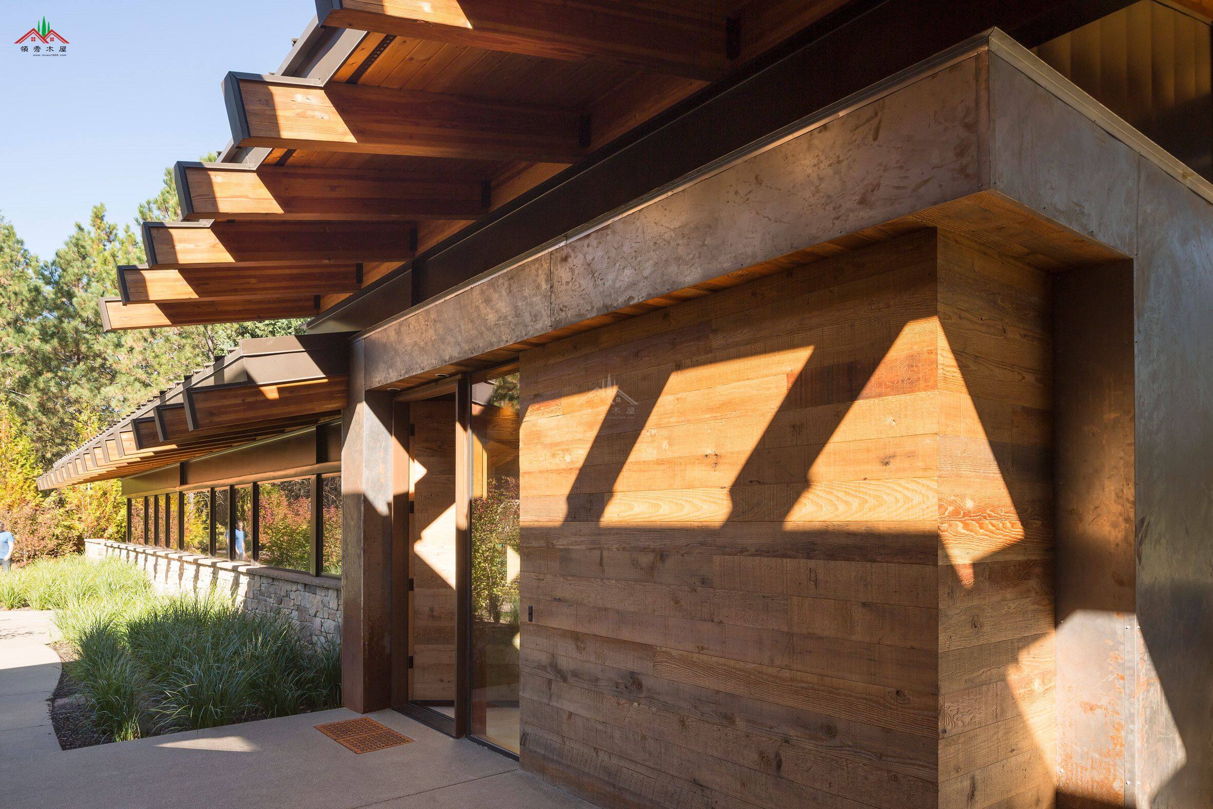 現(xiàn)代風(fēng)格木屋