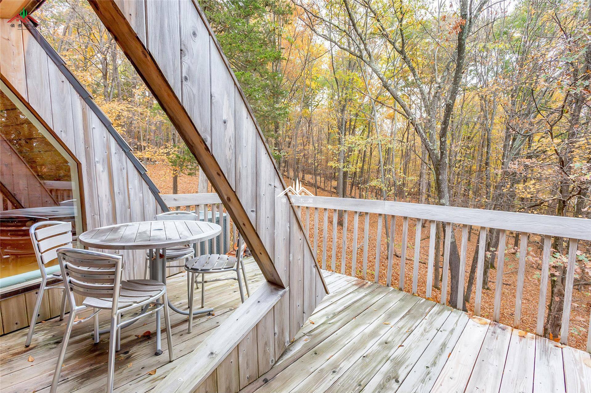 飛碟形狀的度假小木屋