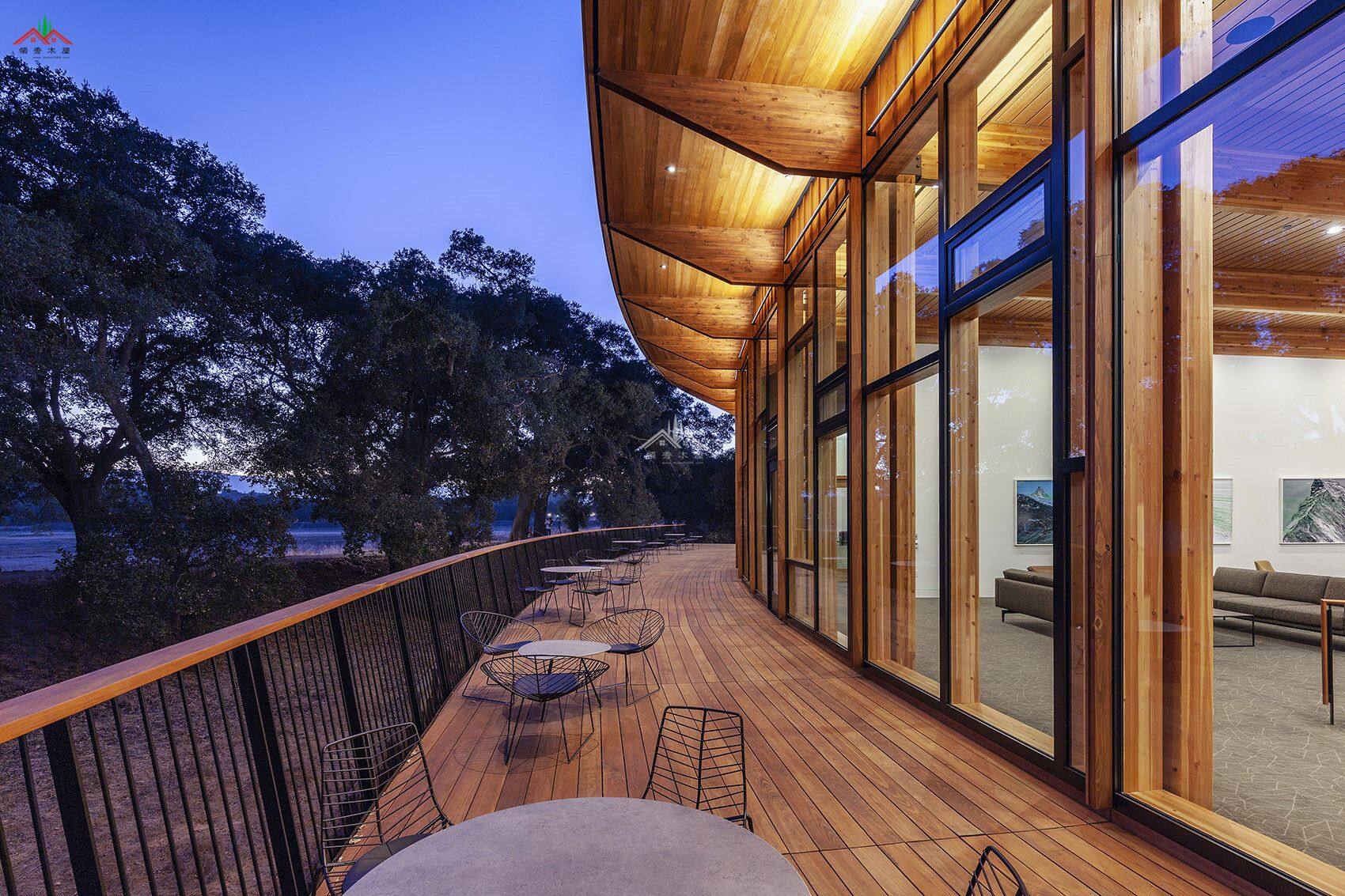 木結(jié)構(gòu)學(xué)校