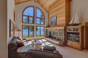 富豪都喜歡依山傍水建造這樣的豪華的木屋別墅