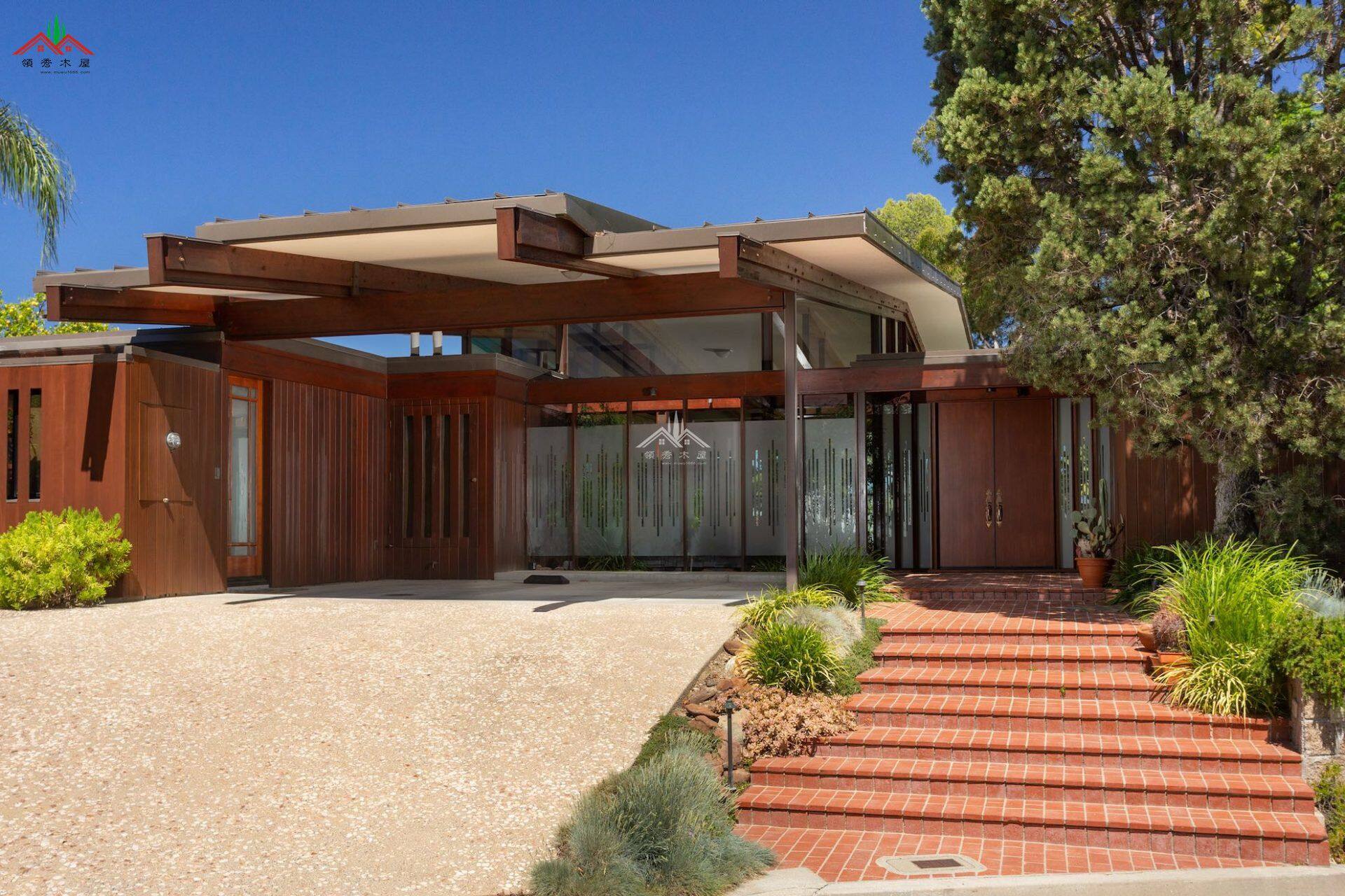 現(xiàn)代風(fēng)格木屋