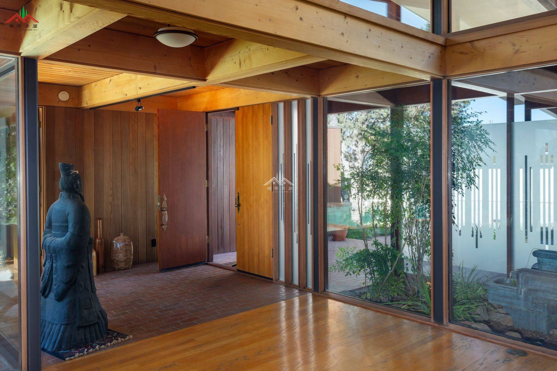 現(xiàn)代風(fēng)格木屋