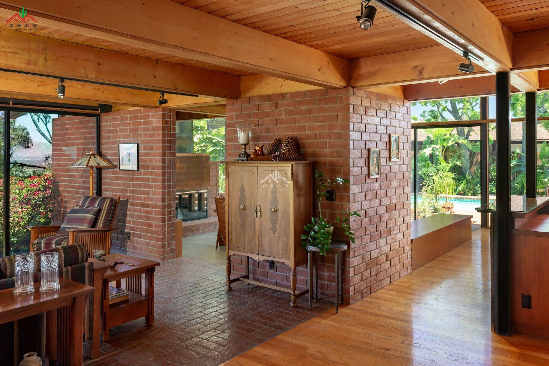 現(xiàn)代風(fēng)格木屋