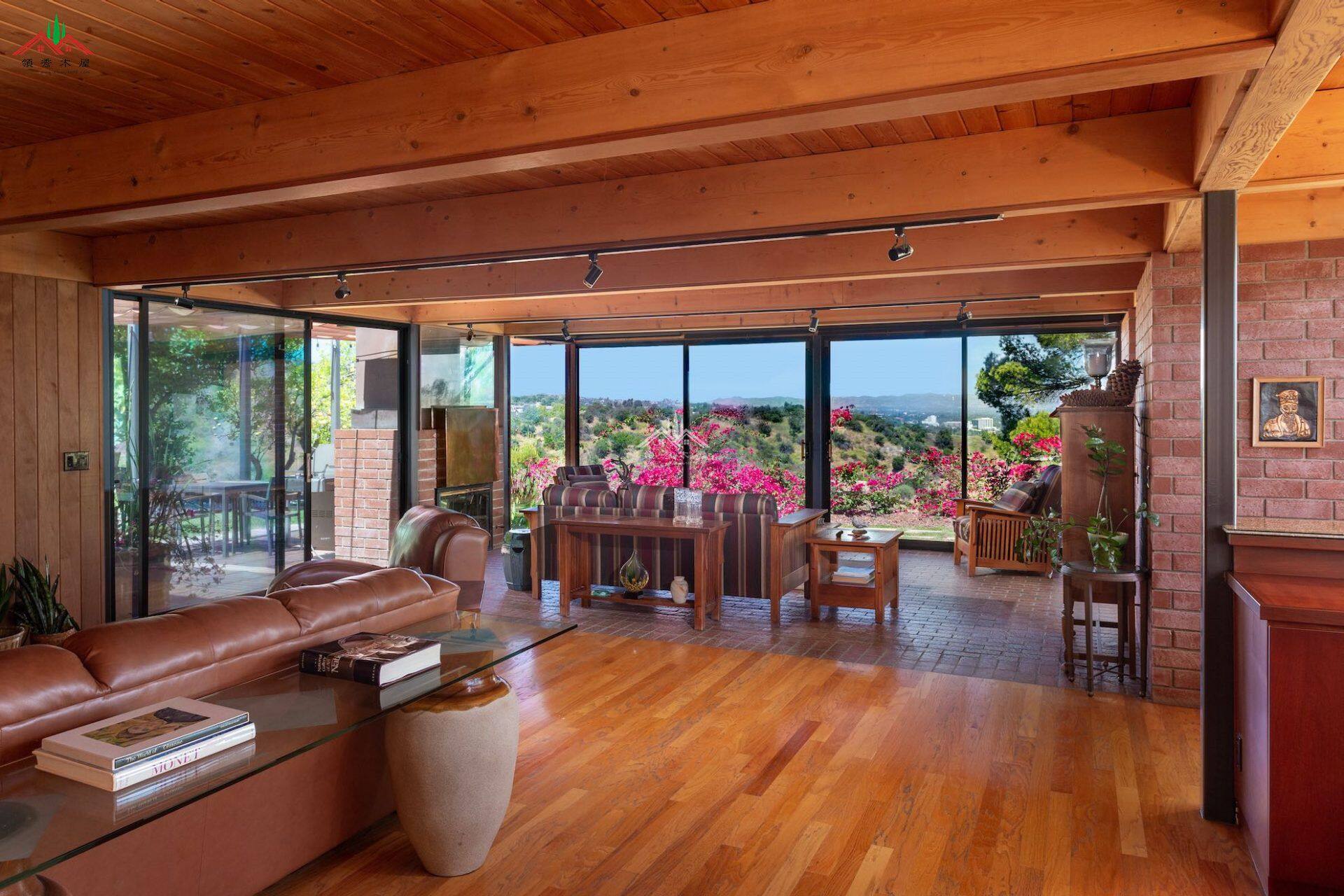 現(xiàn)代風(fēng)格木屋