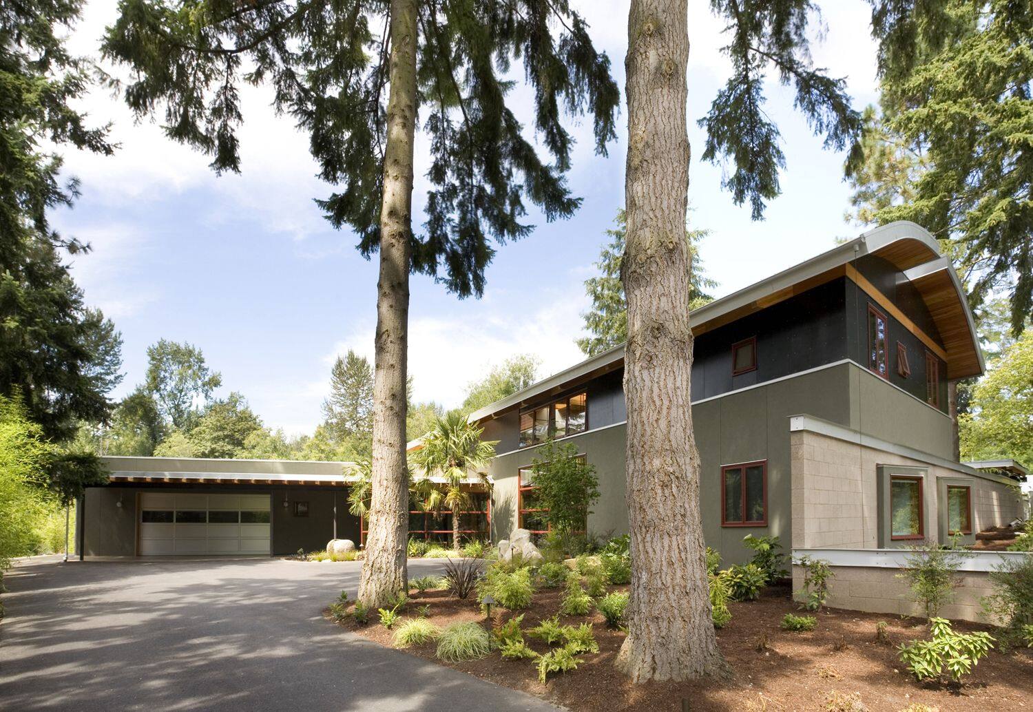 鋼木梁柱結(jié)構(gòu)接待中心木屋