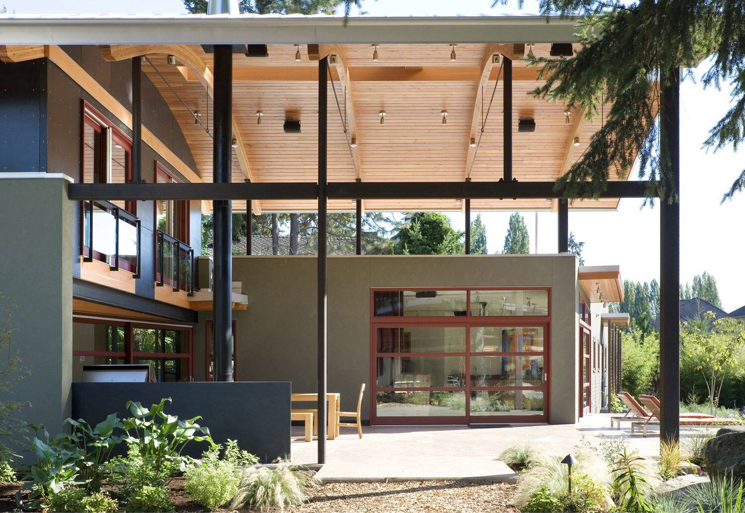 鋼木梁柱結(jié)構(gòu)接待中心木屋