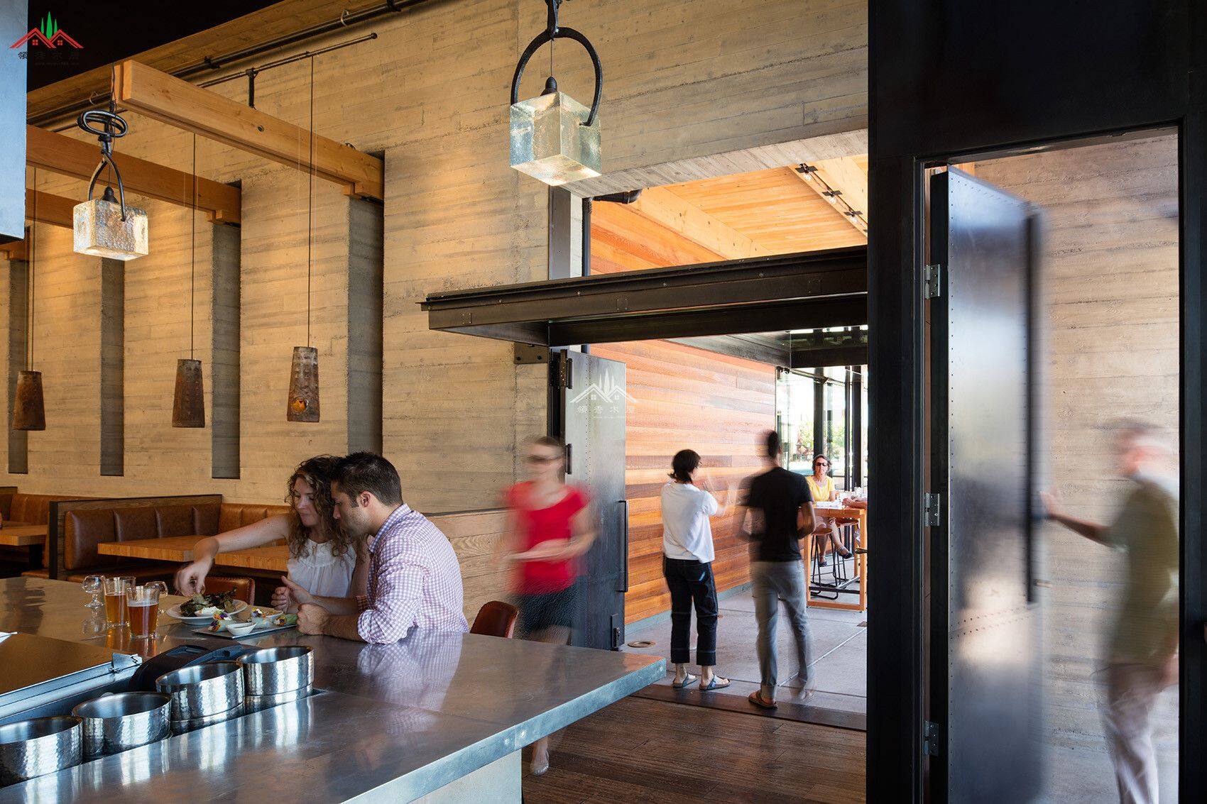 鋼木混合餐廳木屋