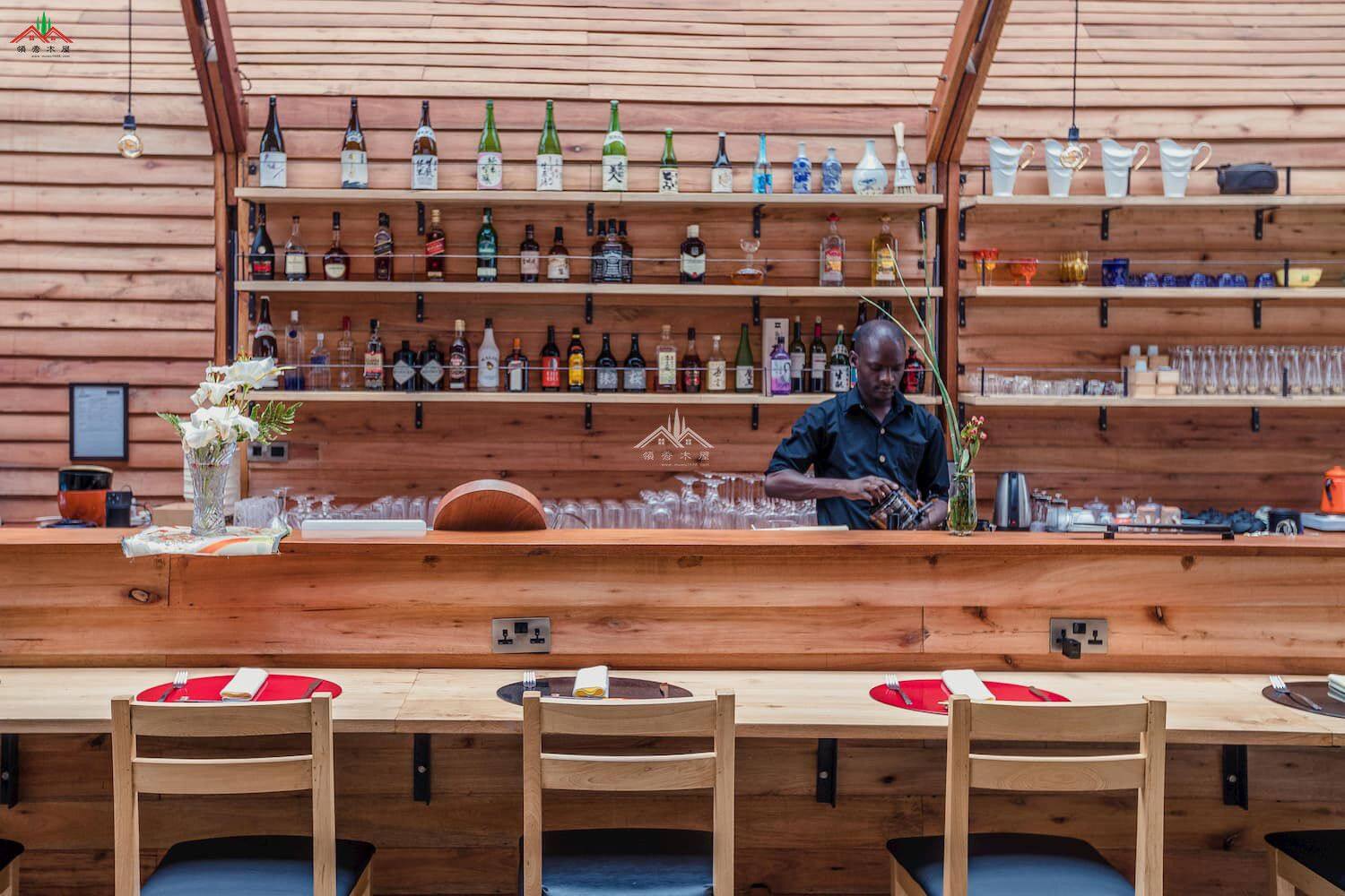 特色三重三角形木結(jié)構(gòu)餐廳