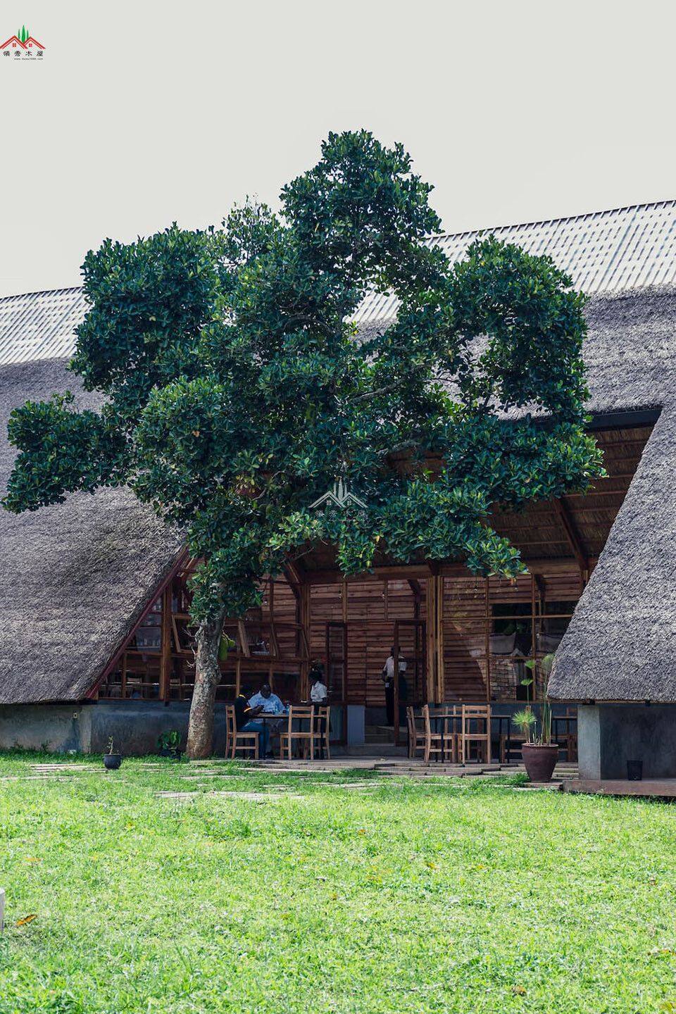 特色三重三角形木結(jié)構(gòu)餐廳