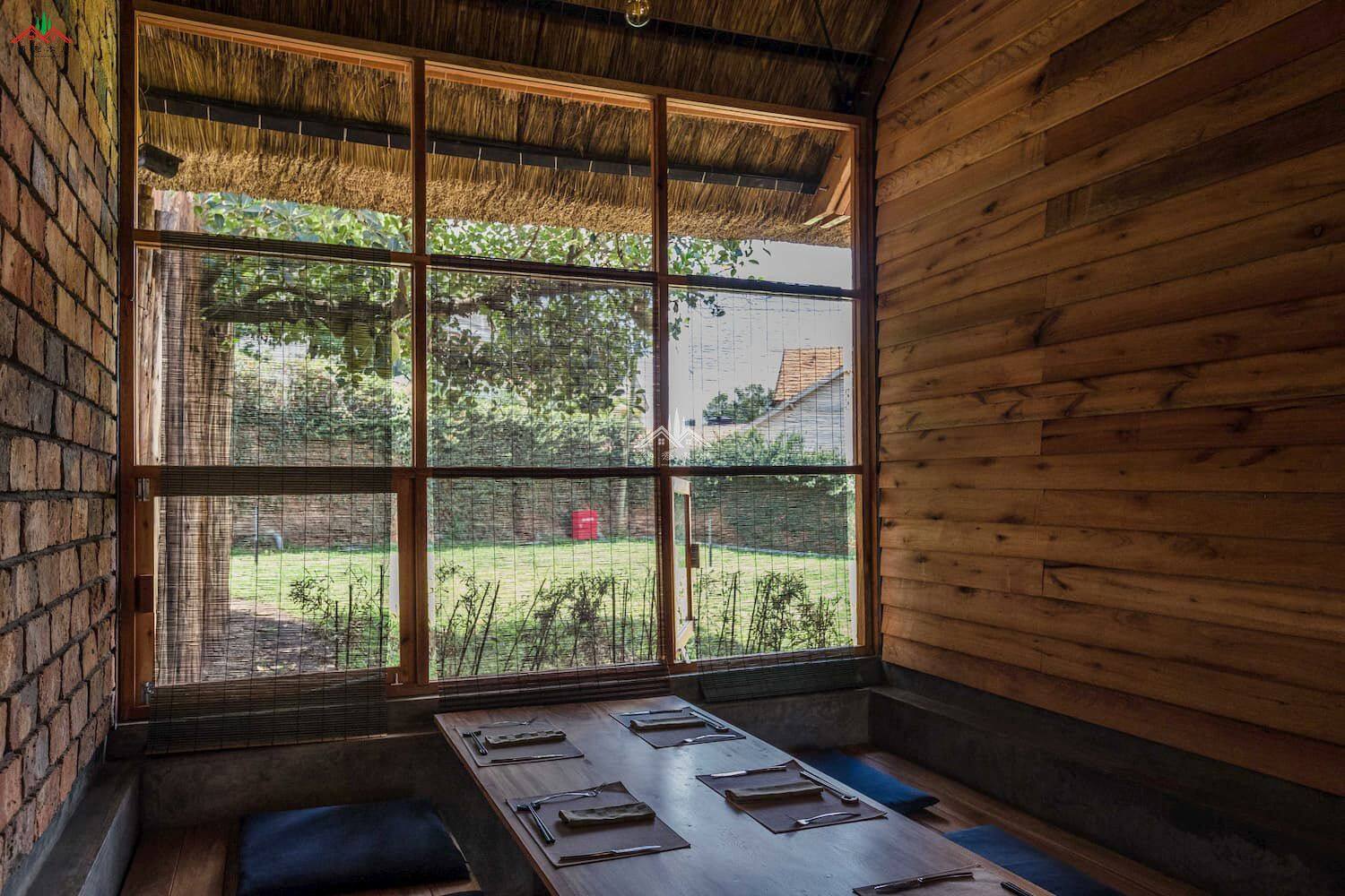 特色三重三角形木結(jié)構(gòu)餐廳