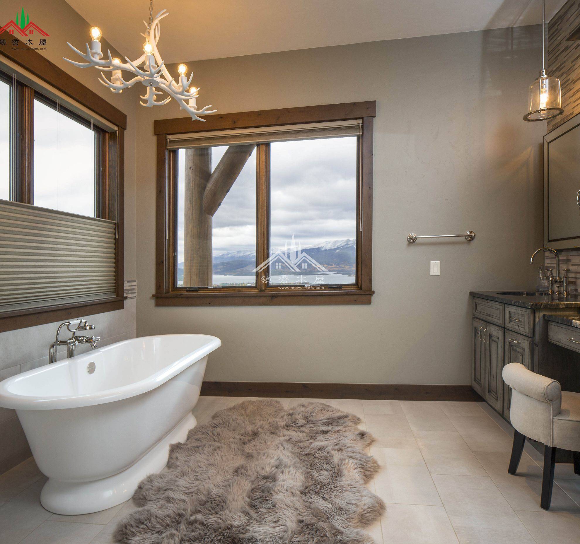 靠山坡木屋別墅