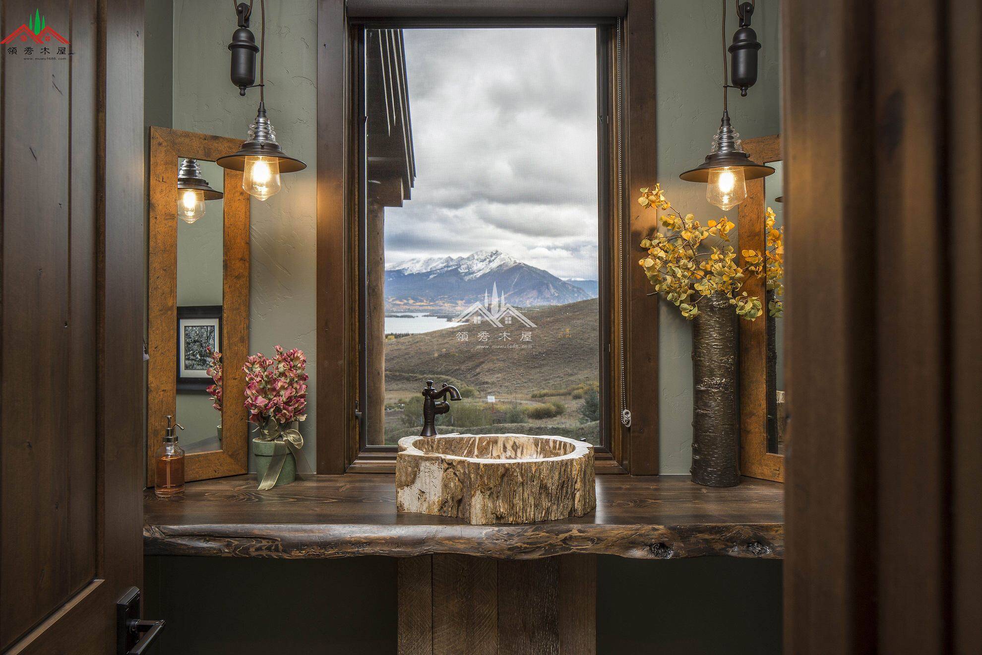 靠山坡木屋別墅