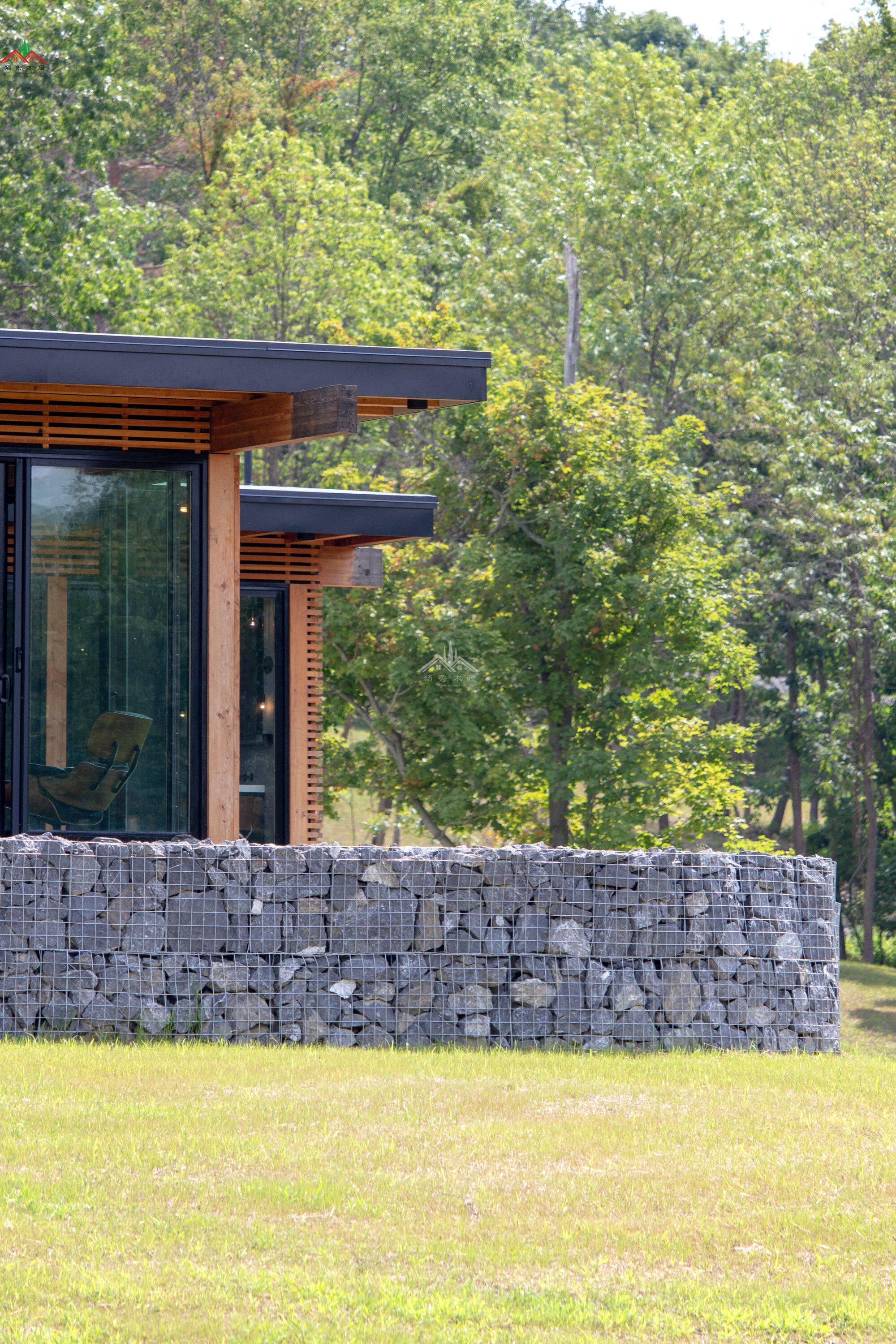 平頂混凝土木材結(jié)合的特色木屋