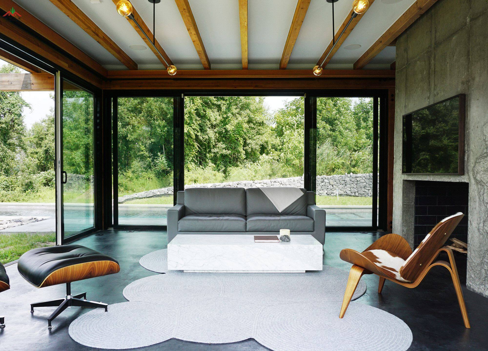 平頂混凝土木材結(jié)合的特色木屋