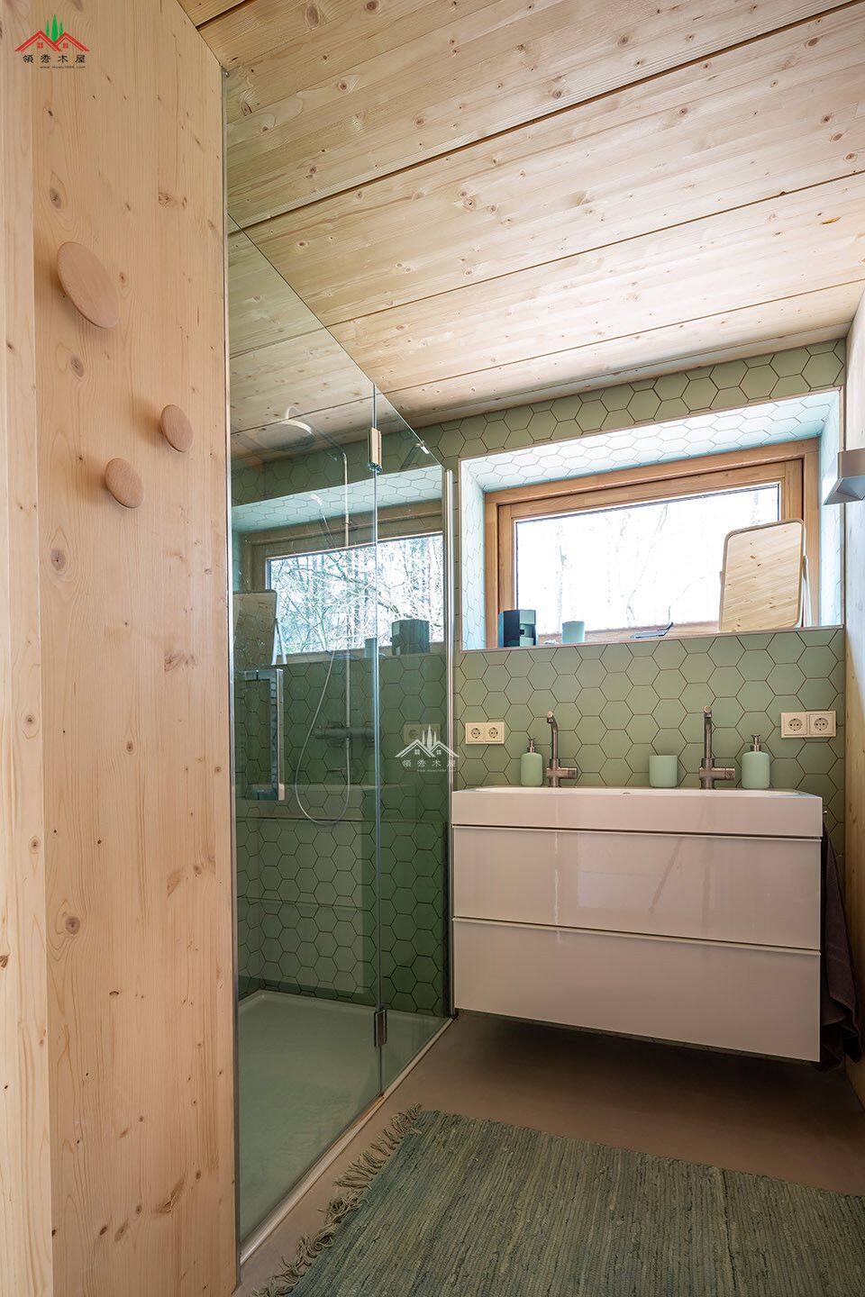 有完美曲線的膠合木木屋