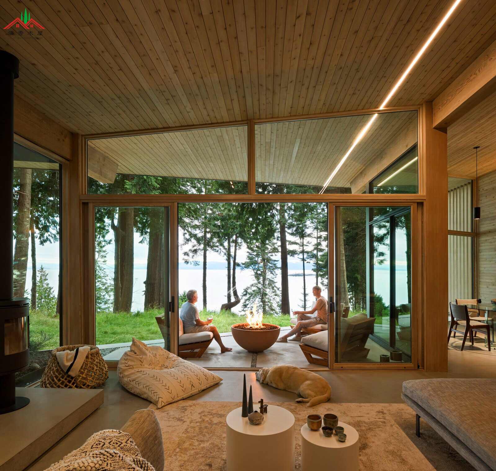 水庫湖邊特色養(yǎng)老木屋